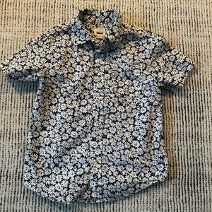 J Crew Cuts Short Sleeve Daisy Printed Button Down Shirt.